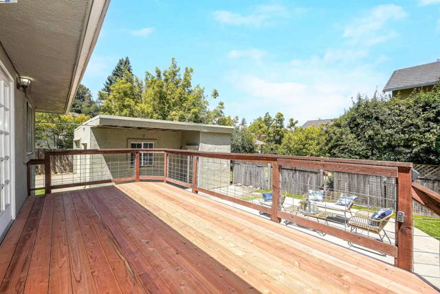 17526 Parker Rd, Castro Valley CA: https://media.crmls.org/mediaz/e2e354f2-1820-441f-9fe2-e97c746dfd9c.jpg