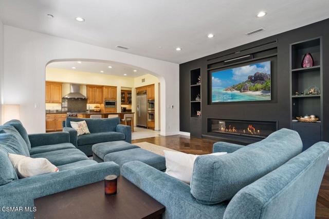 5492 Calarosa Ranch Road, Camarillo CA: https://media.crmls.org/mediaz/e2e3d3ec-0d93-43b5-868f-af981748e0a5.jpg