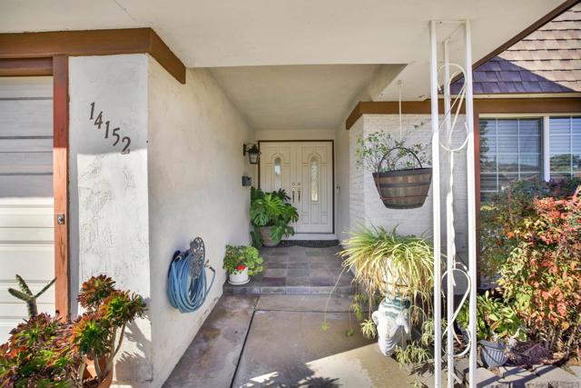 14152 Kendra Way, Poway CA: https://media.crmls.org/mediaz/e2e3e8bf-2070-4feb-a005-0e77e1dc0d69.jpg
