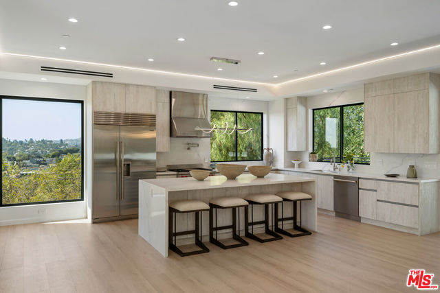 3 Bed Home for Sale in Los Angeles, California