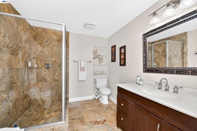 10700 Foothill Rd, Sunol CA: https://media.crmls.org/mediaz/e2e4ecd9-f011-4955-8863-8f6c6a582a44.jpg