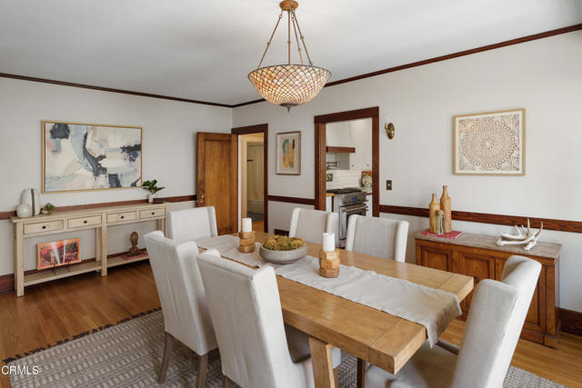 1036 N Chester Avenue, Pasadena CA: https://media.crmls.org/mediaz/e2e5009a-b3a7-431a-ae98-1bb5b5544139.jpg