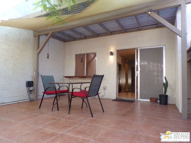1816 N Mira Loma Way, Palm Springs CA: https://media.crmls.org/mediaz/e2e549d1-c91c-4a80-93c7-c7ff9022d46f.jpg