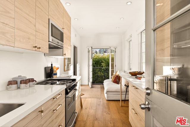 Image 38 of 43 For 3128 Stanford Avenue