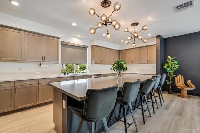 Detail Gallery Image 11 of 35 For 6124 Colt Pl #101,  Carlsbad,  CA 92009 - 3 Beds | 2/2 Baths