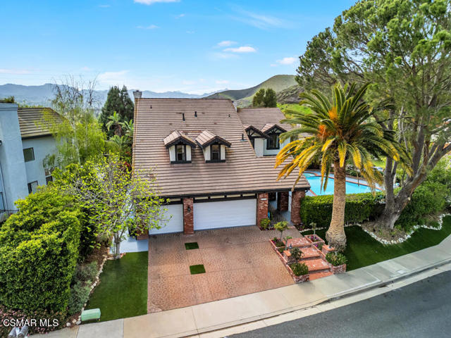 6057 Rainbow Hill Road, Agoura Hills CA: https://media.crmls.org/mediaz/e2e676eb-6546-46d8-a1eb-04504012fcee.jpg