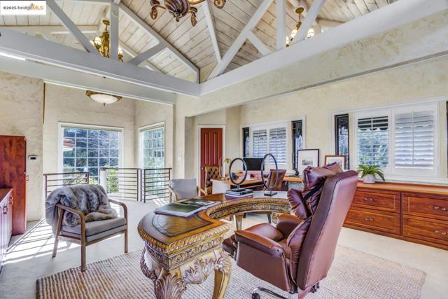 4146 Canyon Rd, Lafayette CA: https://media.crmls.org/mediaz/e2e68d1a-d546-4651-a2e5-f8d07b50f7c7.jpg