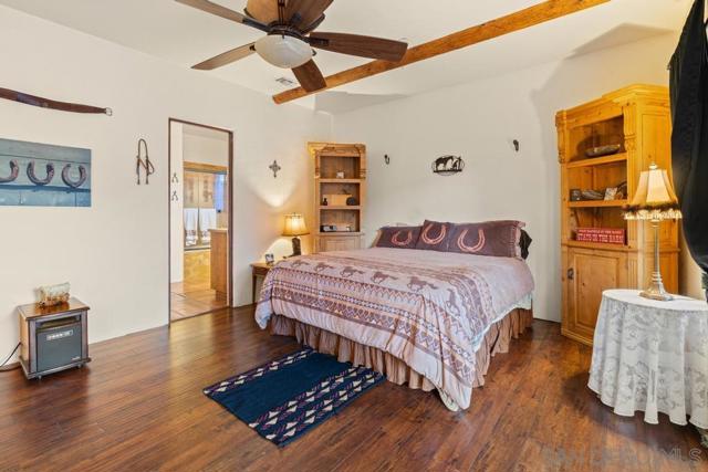 40760 Old Highway 80, Boulevard CA: https://media.crmls.org/mediaz/e2e6c597-69fe-4594-a00e-0440cf92ab64.jpg