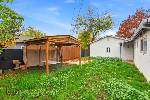1336 Stephanie Avenue, Sacramento CA: https://media.crmls.org/mediaz/e2e7621a-9b0f-4e03-9c93-d21e08bd3341.jpg