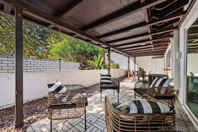 12753 Caminito Cancion, San Diego CA: https://media.crmls.org/mediaz/e2e7717c-27be-4d7c-8894-8f80abae0263.jpg