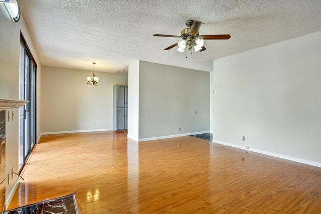 3402 Pinewood Ter, Fremont CA: https://media.crmls.org/mediaz/e2e77ee2-3016-4bd0-93e3-7c1234d4181f.jpg