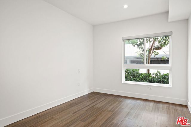 1515 Colby, Los Angeles CA: https://media.crmls.org/mediaz/e2e78ab7-9404-4771-8ab9-a03326de79a3.jpg