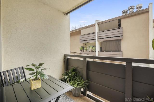 1621 Hotel Cir S, San Diego CA: https://media.crmls.org/mediaz/e2e85fd3-f9a1-4280-a681-2b6912e96515.jpg
