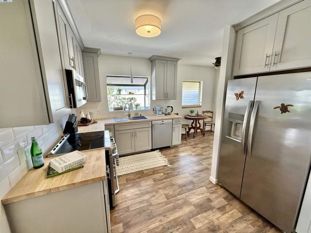 Image 15 of 57 For 574 Lewis Ave