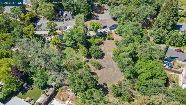 196 Miramonte Rd, Walnut Creek CA: https://media.crmls.org/mediaz/e2ea9391-21ea-45be-bc2a-f105ba133fd1.jpg