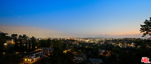 6420 Quebec Drive, Los Angeles CA: https://media.crmls.org/mediaz/e2eb3804-cf76-4a58-9808-aae071e054a0.jpg