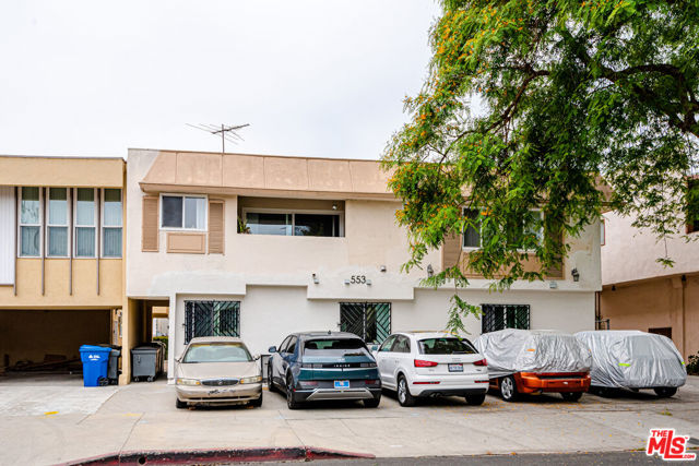 553 N Flores Street, West Hollywood CA: https://media.crmls.org/mediaz/e2eb3fd0-115b-4996-83a8-26ca4dd45834.jpg