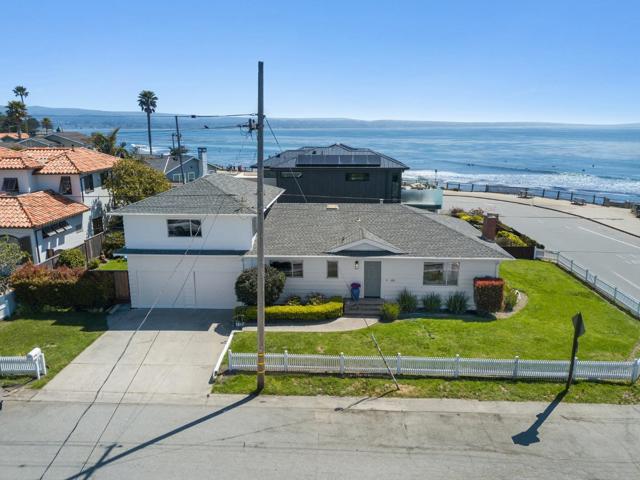 102 32nd Avenue, Santa Cruz CA: https://media.crmls.org/mediaz/e2ec3d92-f61e-4b3a-bd69-632554cf4298.jpg