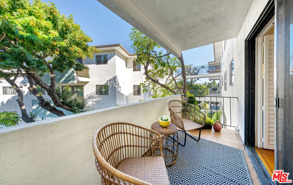 5000 S Centinela Avenue #214