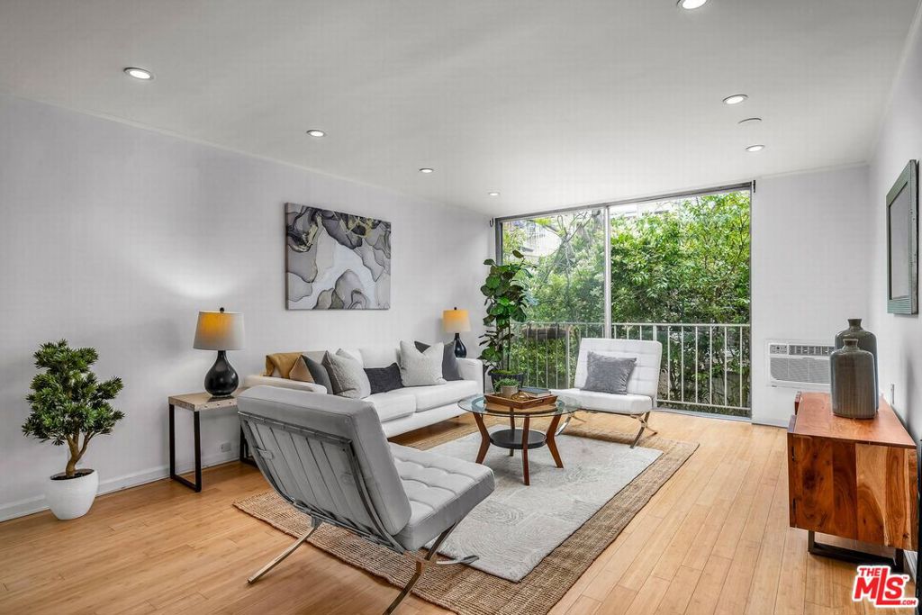 11645 Montana Avenue #216