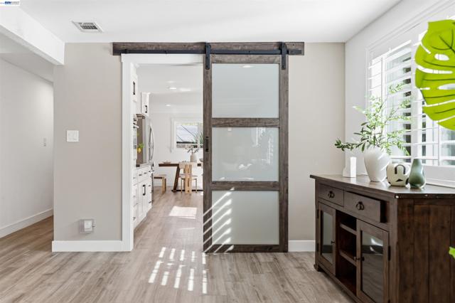 11593 Ladera Ct, Dublin CA: https://media.crmls.org/mediaz/e2ed3f84-e66f-4e1f-94dc-086d4c747ed3.jpg