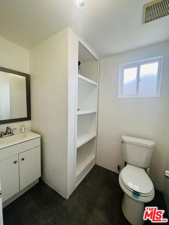 6230 Peach Avenue, Van Nuys CA: https://media.crmls.org/mediaz/e2ed4441-240c-4089-a83a-8a639e890629.jpg