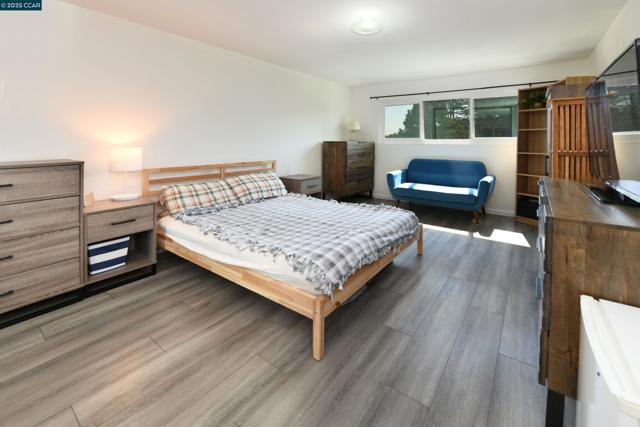 1984 Ascot Dr, Moraga CA: https://media.crmls.org/mediaz/e2eda1a5-9e8d-4015-89a8-4fd32abb9000.jpg