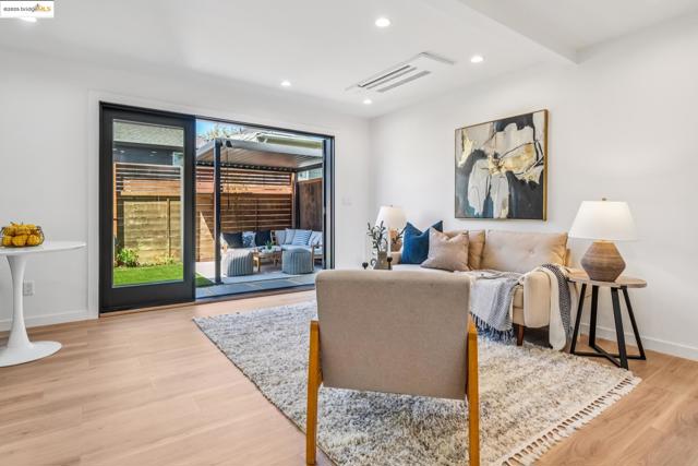 737 61st St, Oakland CA: https://media.crmls.org/mediaz/e2edb619-2a30-4752-8986-8d8537ef97c5.jpg