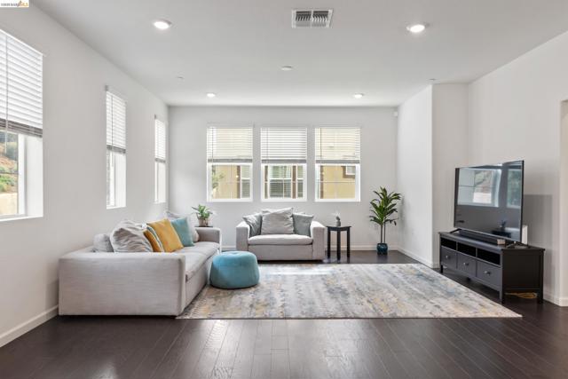 Image 9 of 58 For 16306 Ridgehaven Dr  Unit 104