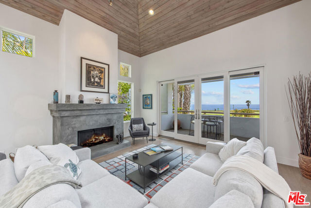 1312 Shoreline Drive, Santa Barbara CA: https://media.crmls.org/mediaz/e2ee9449-e532-4ee1-8d98-f0c705b34761.jpg