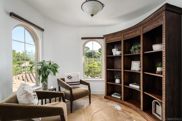 14522 Las Haciendas, San Diego CA: https://media.crmls.org/mediaz/e2eeb361-64c7-4a8a-a15c-9c03d1372c5a.jpg