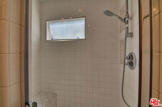 127 Abalone Avenue, Newport Beach CA: https://media.crmls.org/mediaz/e2eeff7a-4330-4d49-acb8-df77f27aa819.jpg