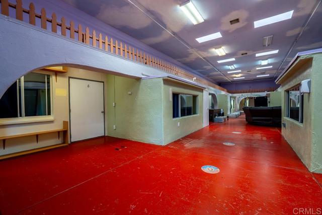 9780 Dunbar Ln Lane, El Cajon CA: https://media.crmls.org/mediaz/e2ef3b90-4d07-4b4a-a52e-7818247fdd2c.jpg