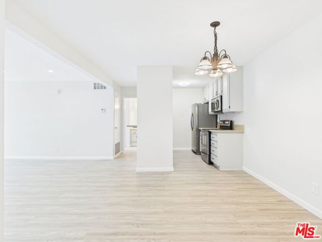 5460 White Oak Avenue, Encino CA: https://media.crmls.org/mediaz/e2ef778f-12a9-4987-b63b-8d21487dc870.jpg