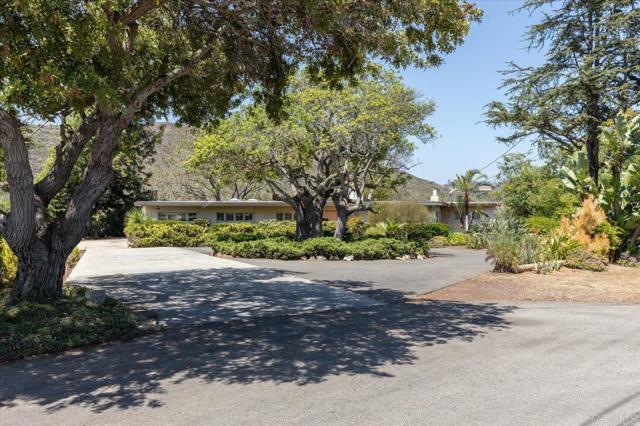 Detail Gallery Image 1 of 1 For 1901 Esplendido Ave, Vista,  CA 92084 - 3 Beds | 2/1 Baths