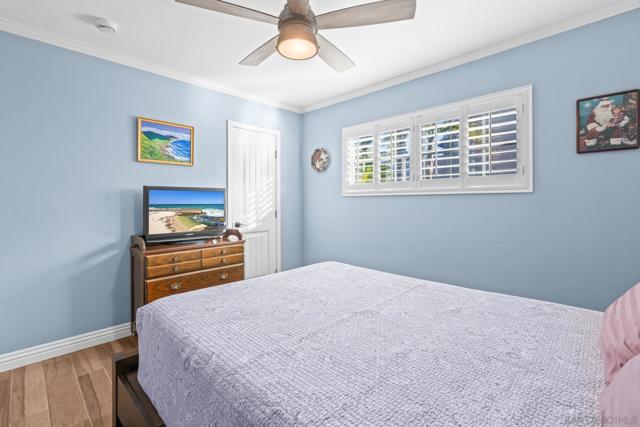 1733 Hornblend St, San Diego CA: https://media.crmls.org/mediaz/e2effbdd-64d9-4d0b-b2e0-11906ce17b1e.jpg