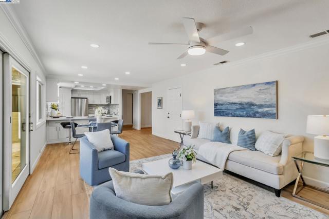 4666 Shearwater Rd, Pleasanton CA: https://media.crmls.org/mediaz/e2effea3-d8b1-4fc1-9059-506b347472ae.jpg