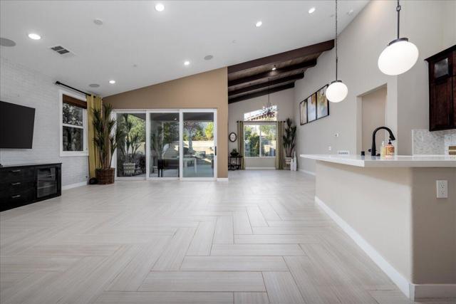 1514 Overpark Lane, Beaumont CA: https://media.crmls.org/mediaz/e2f08ede-69fb-4133-90b1-ad584e361431.jpg