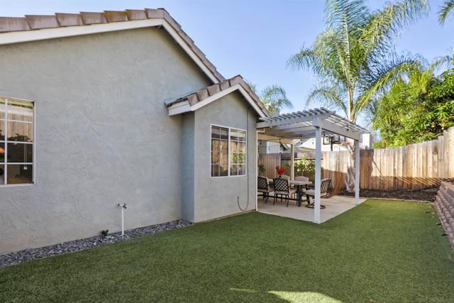 10366 Rancho Carmel Dr, San Diego CA: https://media.crmls.org/mediaz/e2f0d139-578a-4171-a2a5-5ac89d70816e.jpg