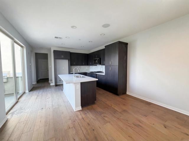 Detail Gallery Image 5 of 36 For 951 Camino Aldea, Chula Vista,  CA 91913 - 4 Beds | 3 Baths