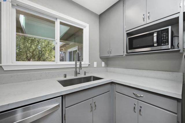 4580 Theresa Ave, Fremont CA: https://media.crmls.org/mediaz/e2f0ea8b-bbed-4c1a-8e55-520a510fb3ad.jpg