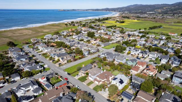 315 Valdez Avenue, Half Moon Bay CA: https://media.crmls.org/mediaz/e2f138f6-cf44-45a2-bafc-c6f02c1acf4e.jpg