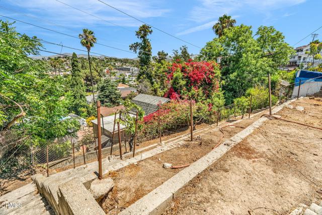 4127 Scandia Way, Los Angeles CA: https://media.crmls.org/mediaz/e2f13993-9b00-4922-b06e-748eb4accb3f.jpg