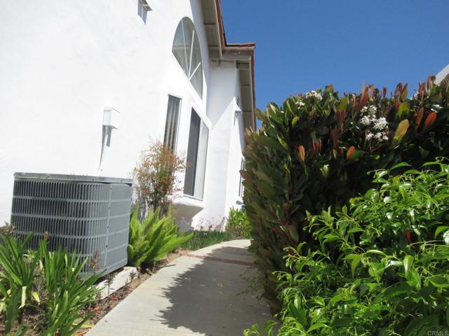 Detail Gallery Image 13 of 40 For 4052 Aeolia Way, Oceanside,  CA 92056 - 2 Beds | 2 Baths