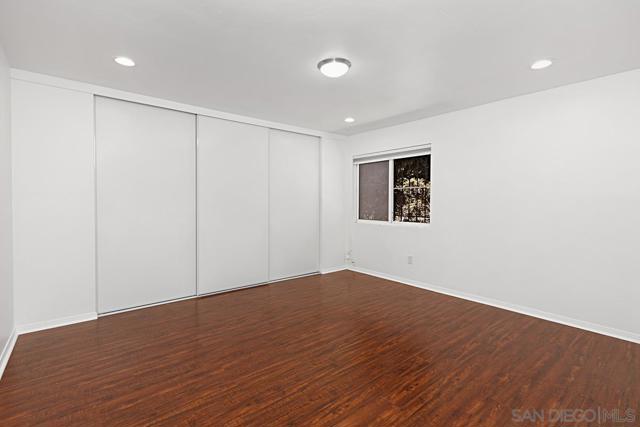 4750 Noyes St, San Diego CA: https://media.crmls.org/mediaz/e2f21350-9c59-42ac-9fcd-61ad74ac93ee.jpg