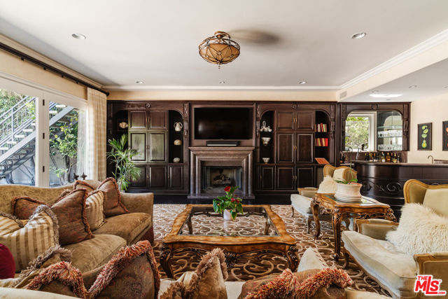 1202 San Vicente Boulevard, Santa Monica CA: https://media.crmls.org/mediaz/e2f2b5b9-d911-4b01-ad27-5ce482a945d0.jpg