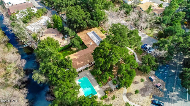 90 Sherwood Drive, Westlake Village CA: https://media.crmls.org/mediaz/e2f33af3-0e52-476a-8e66-d7902ea87d1c.jpg