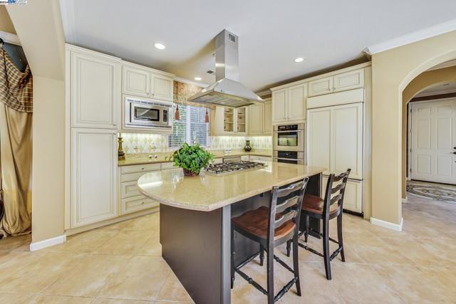 Image 13 of 53 For 3851 Silvera Ranch Dr