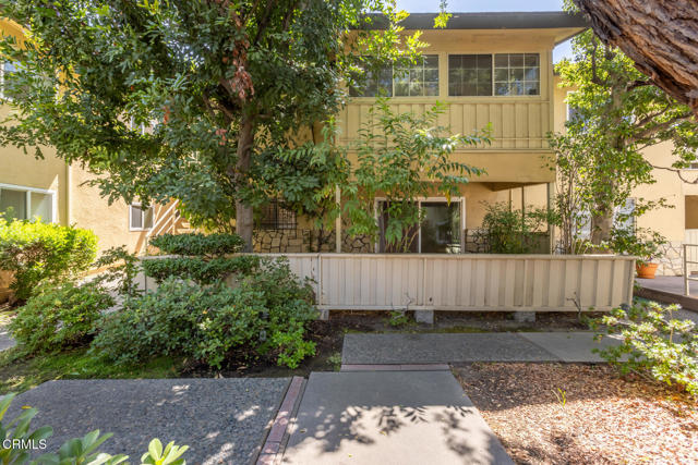 385 Cliff Drive, Pasadena CA: https://media.crmls.org/mediaz/e2f402ff-76c8-48b1-a00e-fb65e7e4719b.jpg