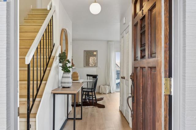 2106 Otis Dr, Alameda CA: https://media.crmls.org/mediaz/e2f449ed-bb4f-4c24-a5c6-4aef00cd66e3.jpg